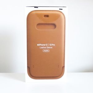 iPhone 12 PRO Leather Sleeve Saddle Brown *ALSO COMPATIBLE WITH IPHONE 14 PRO*